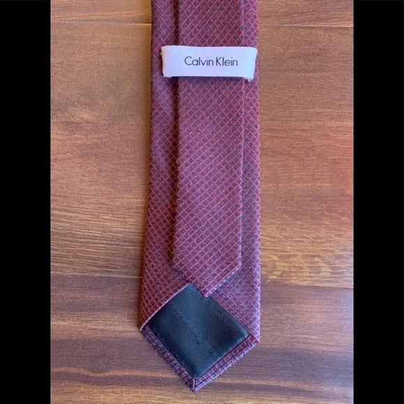 🍁SALE🍁CALVIN KLEIN Burgundy Silk Blend Necktie - Picture 3 of 8